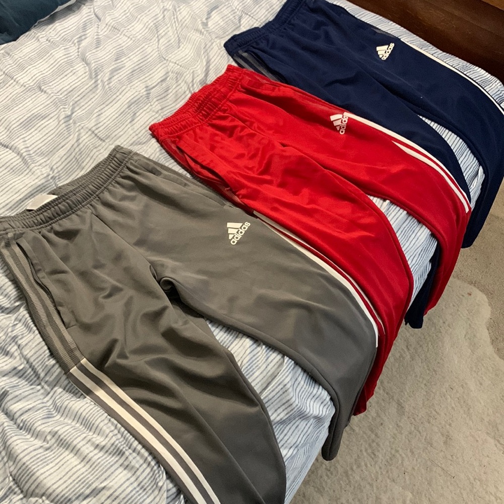 *BEST OFFER* (basically new) adidas sweats size xs in men’s